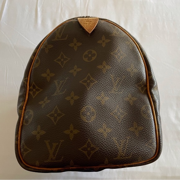 Preloved, Authentic LOUIS VUITTON Speedy 30 Monogram Canvas with COA - Picture 4 of 8